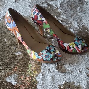 Nine West Peep toe heels size 10